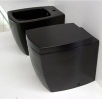 WC Pods SQUARE melns matēts 105+SC vāks 105
